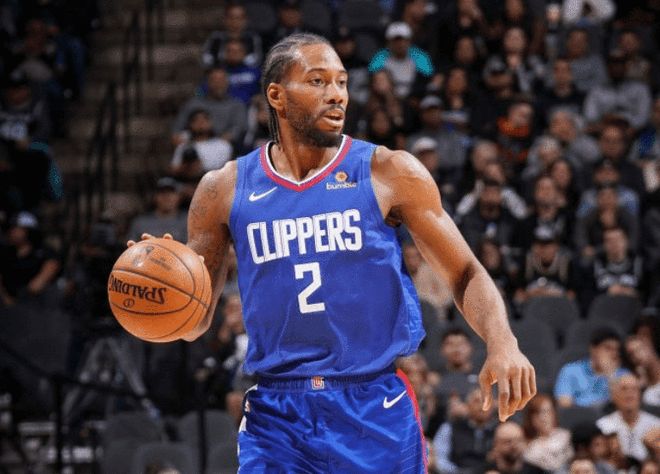 [图]克雷桑梅开二度 山东泰山5-0大胜青岛红狮