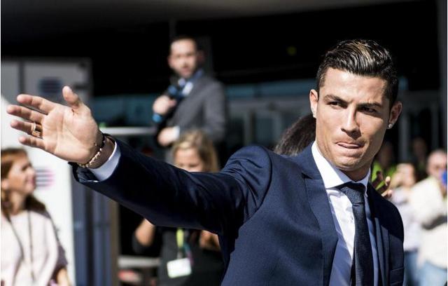 马刺队记：文班亚马＆卡斯尔后续与球队会合，但无法保证出战