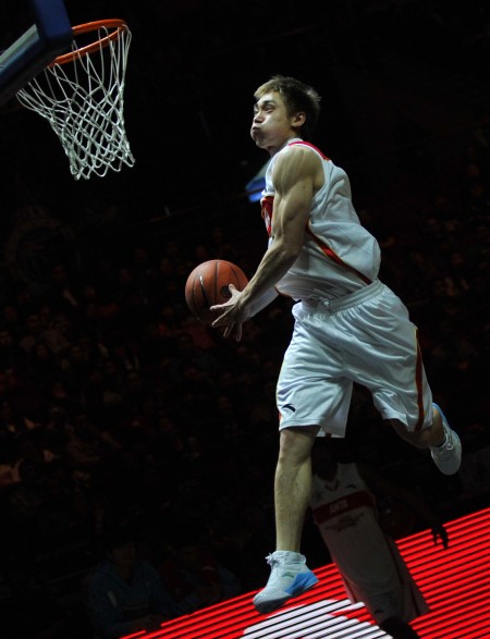 火箭110-105险胜森林狼，杜兰特39+7，申京25+14六犯毕业，兰德尔39分