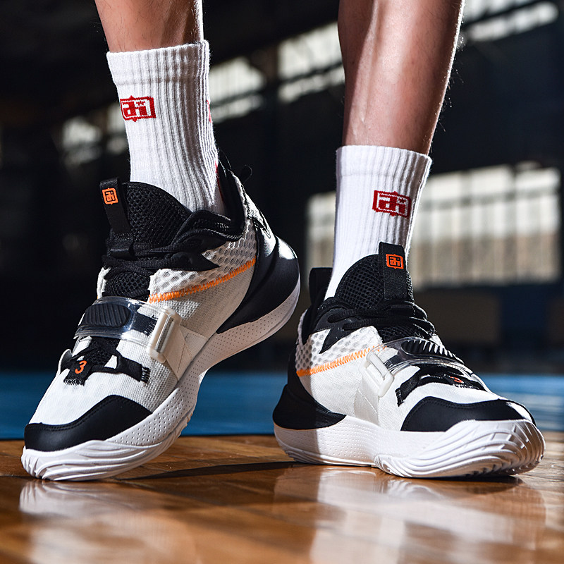 火箭三人20+结束三连败！小贾末节独揽10分命中关键球，KD一扫沮丧情绪