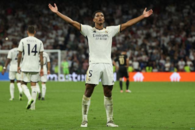 里程碑！德里克·怀特命中职业生涯第1000记三分