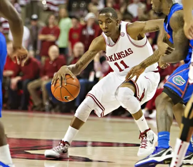 球队末节逆转成功，战术调整显著