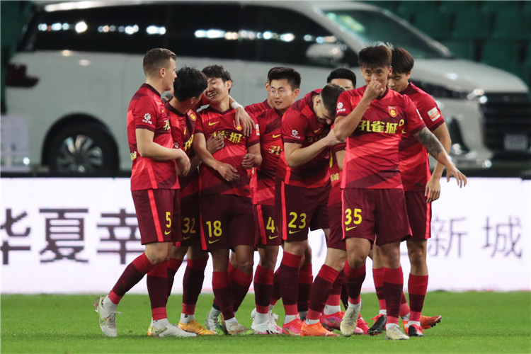 英超利物浦3：1反胜修咸顿 榜首优势扩大至16分