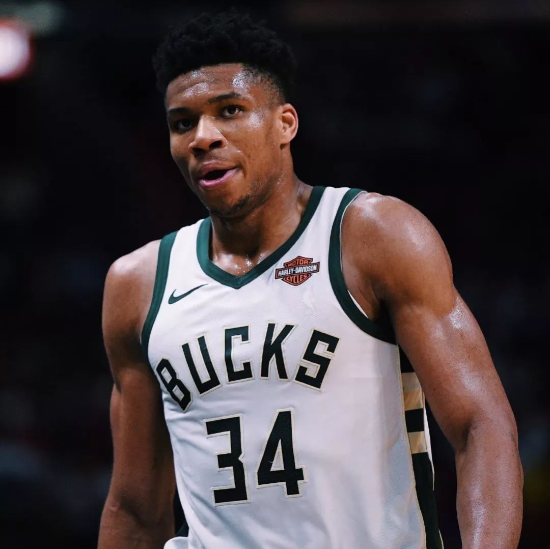 上海马拉松：全城热情参与