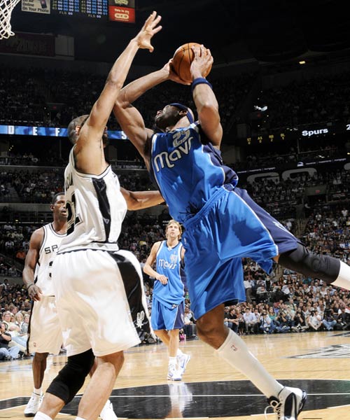 勇士遭遇惨败，后场防守铁闸梅尔顿正负值却高达+18令人惊讶